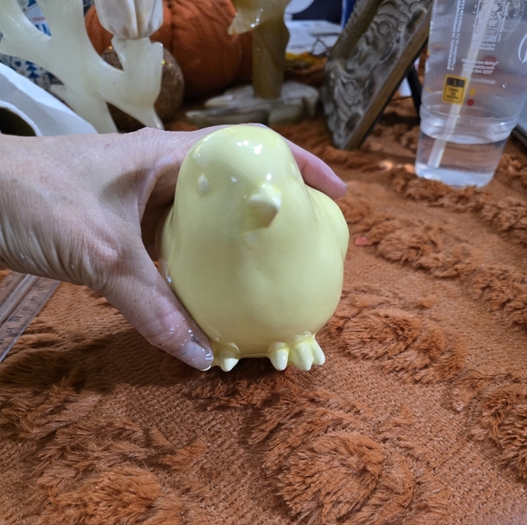 Source Unknown Yellow Ceramic Bird Figurine - Picture 2 of 3